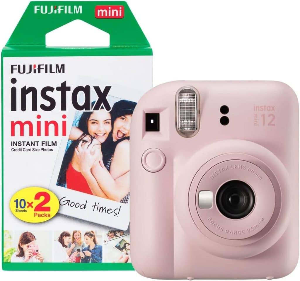 Test Fujifilm Instax Mini 12 : appareil photo instantané et pack de 20 films rose fleur