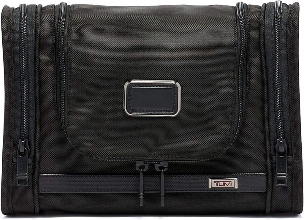 Test : hanging travel kit, votre compagnon de voyage idéal