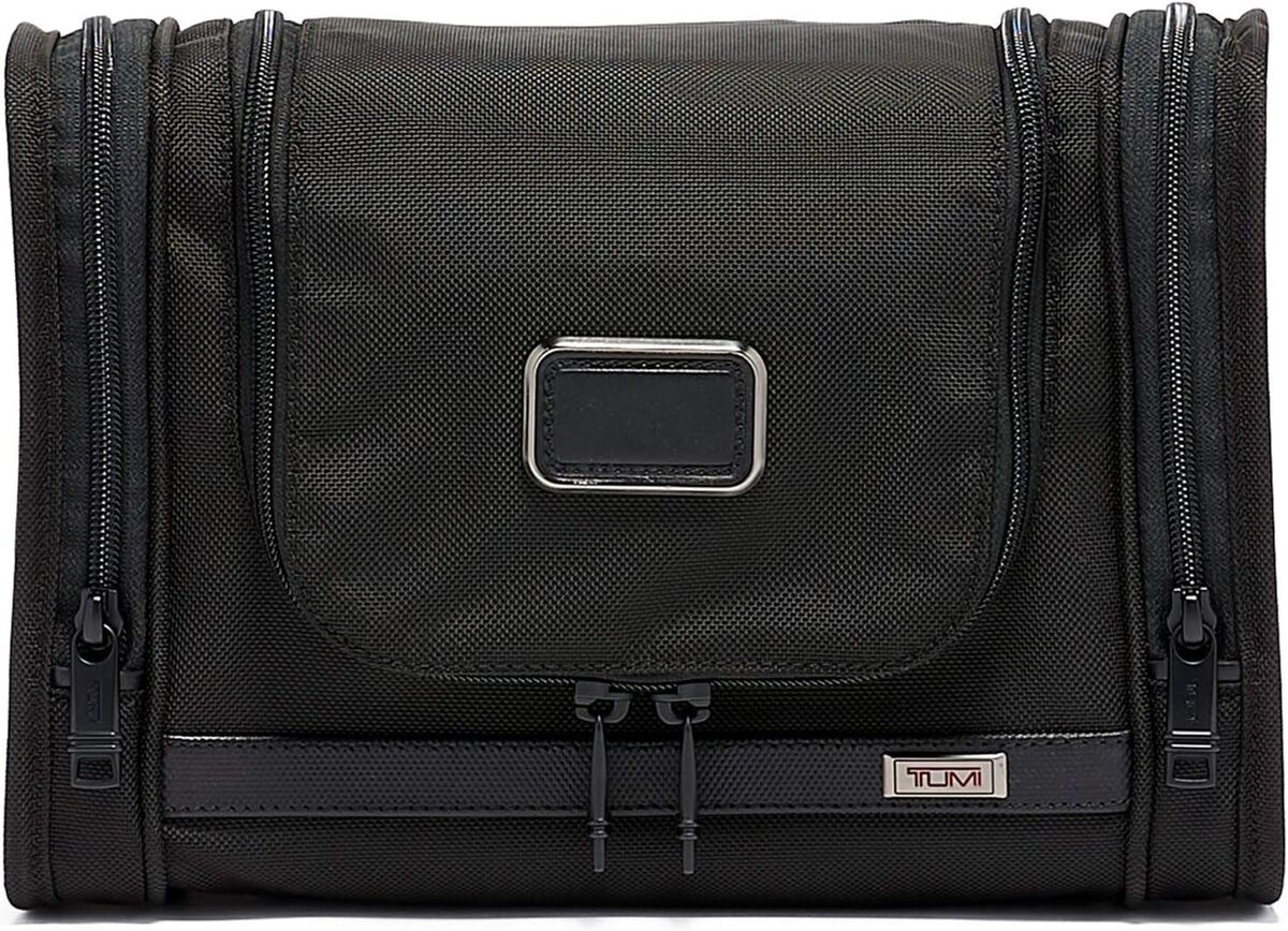 Test : hanging travel kit, votre compagnon de voyage idéal