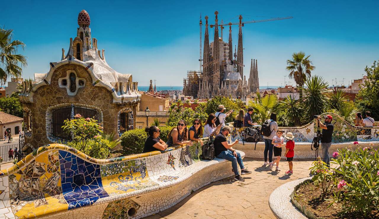 D&eacute;couvrir l'architecture de gaud&iacute; : parc g&uuml;ell et sagrada familia