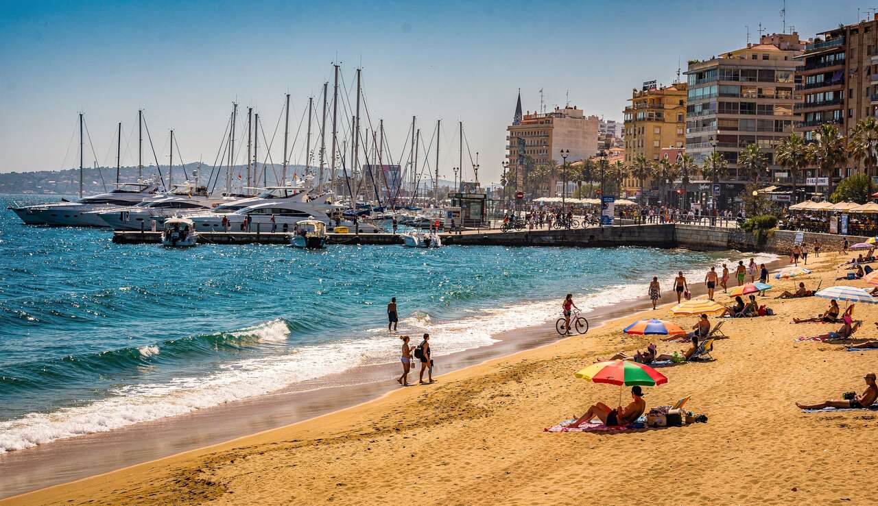 Profiter des plages et du port olympique