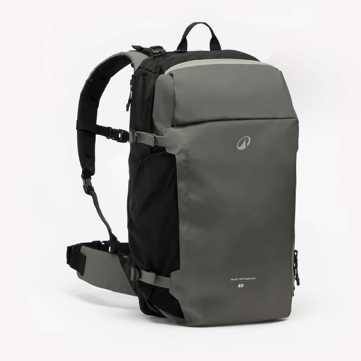 Test du sac à dos de voyage 40L Decathlon Travel 500 organizer vert